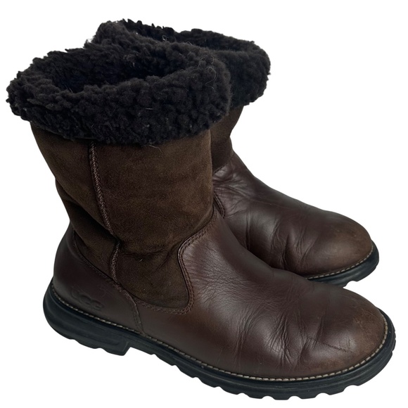 UGG Boots Womens Sz 9 Leather Shearling Fur Lined Short 5381 Brown Slip On - Picture 2 of 10
